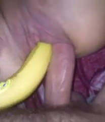 Петька засунул банан своей подруге, и спрашивает...Нравится?